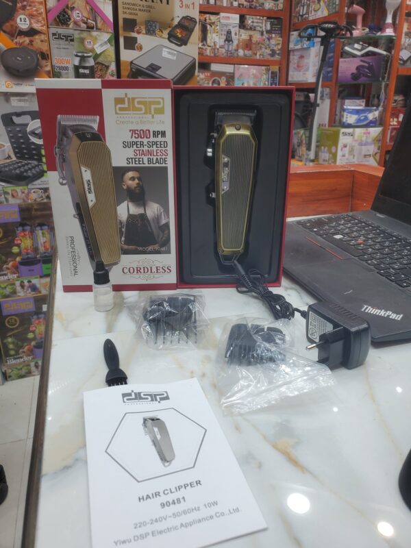 مكائن حلاقة رجالي دي اس بي موديل 90481