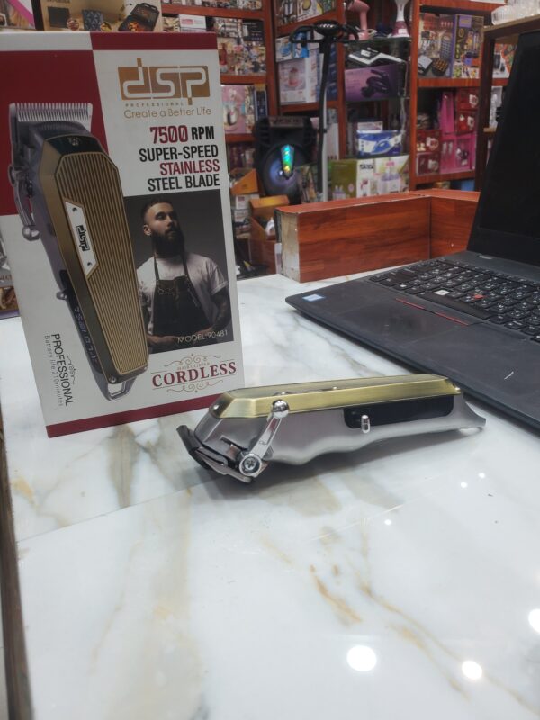 مكائن حلاقة رجالي دي اس بي موديل 90481